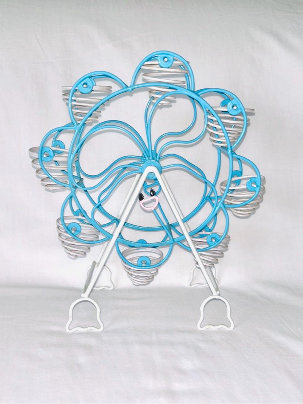 Wire Egg Cup Basket Ferris Wheel Easter Marble Egg Display